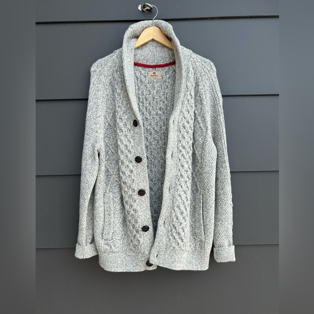 Windriver Heritage Gray Cable Knit Cardigan - Picture 6 of 7